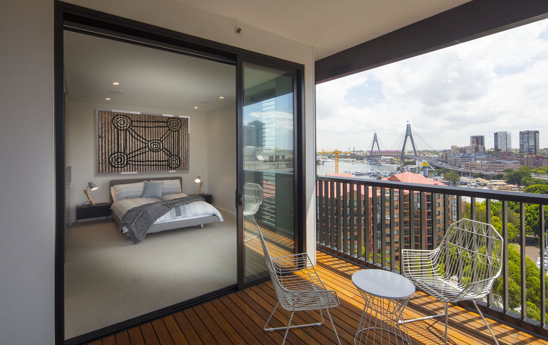 Ceerose_HarbourMill_01_Mobile_R2