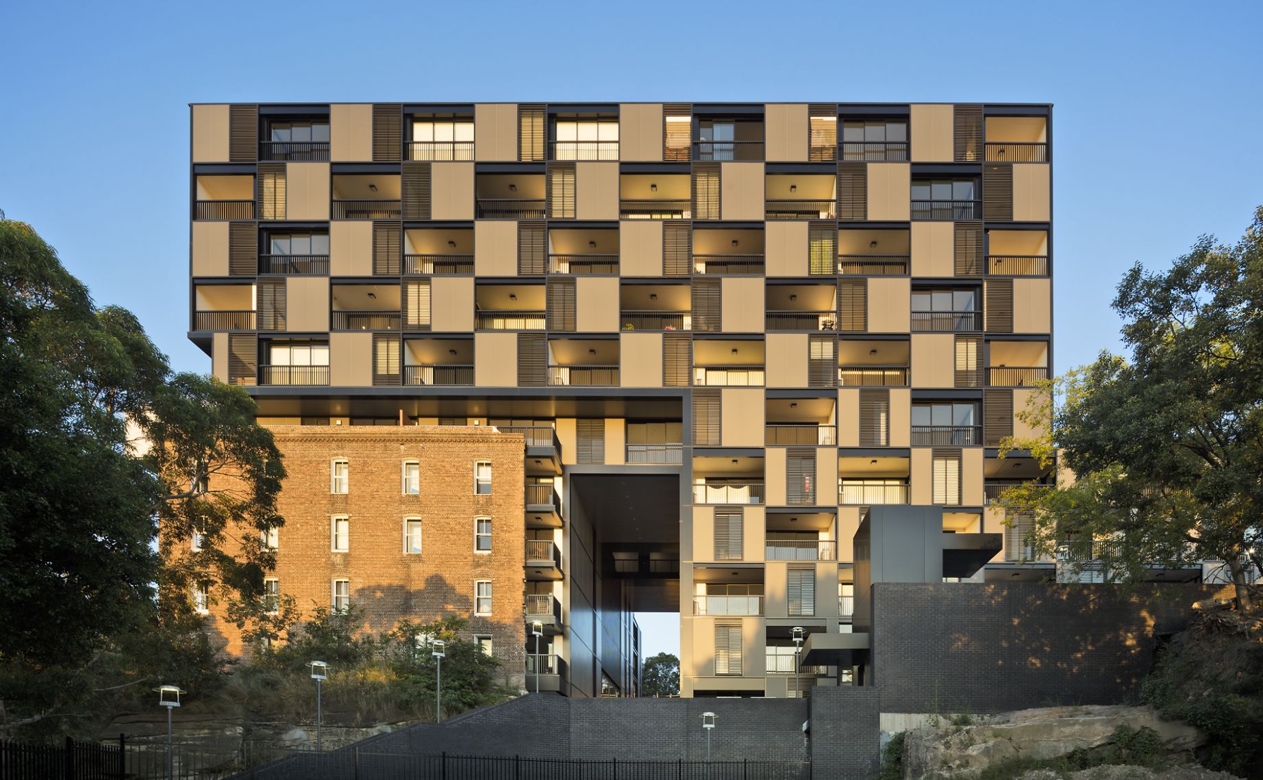 Ceerose_HarbourMill_02_Mobile